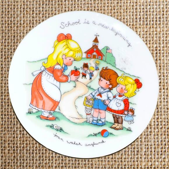 1986 Avon “School Is a New Beginning” Plate by Joan Walsh Anglund, 22K Gold Trim - Picture 3 of 6